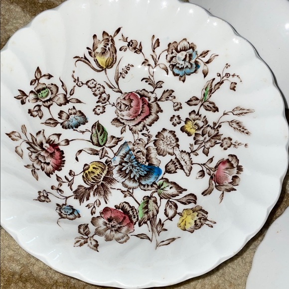 Johnson Brothers Floral Dinnerware Set - Multicolor 7pcs - Picture 3 of 3